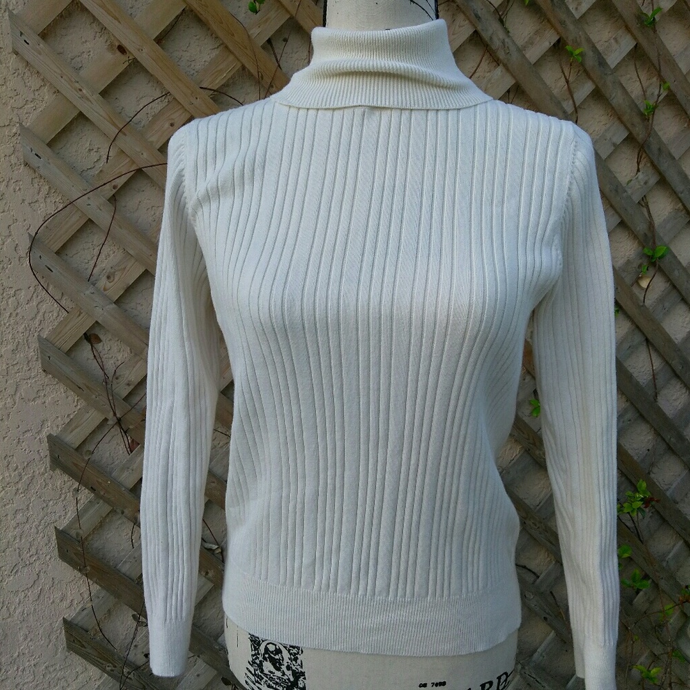 Talbot's women's long sleeve turtleneck ivory Sz S